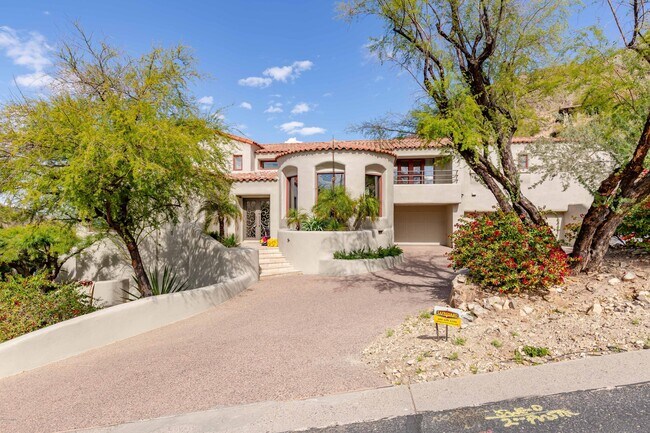Building Photo - 7421 N Las Brisas Ln