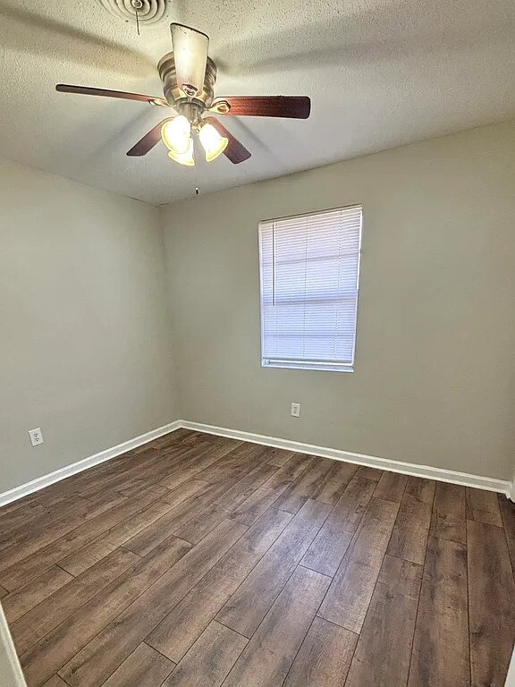Building Photo - 3602 Kinglet Ct