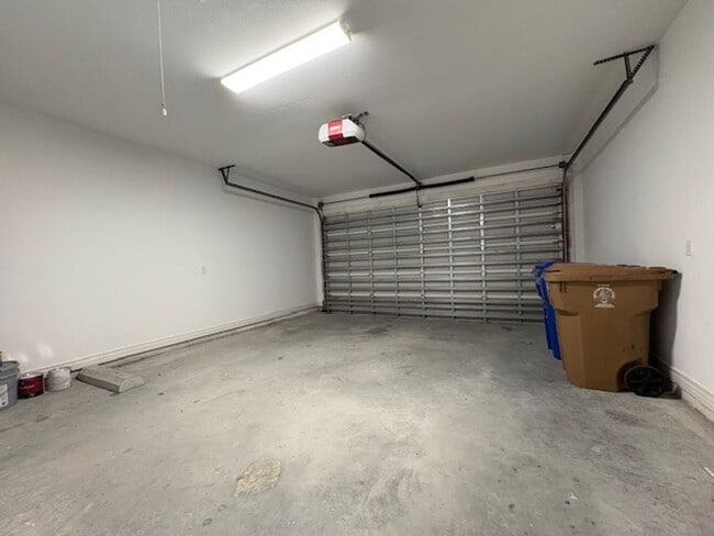 Building Photo - DCR602