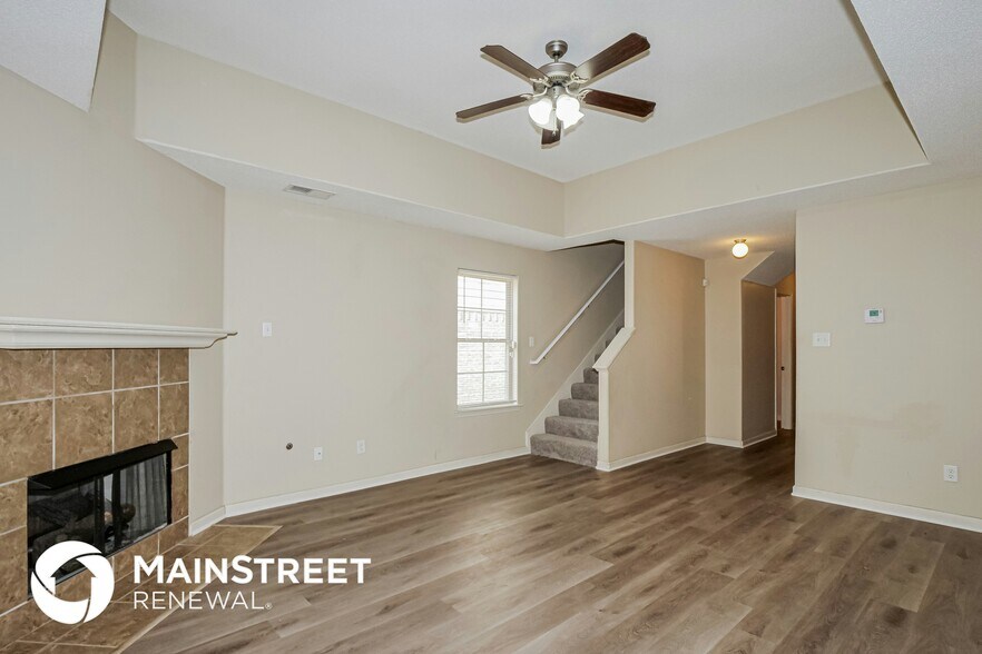 Building Photo - 7399 Brentlawn Dr