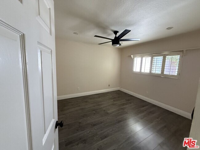 Building Photo - 4260 Cedros Ave