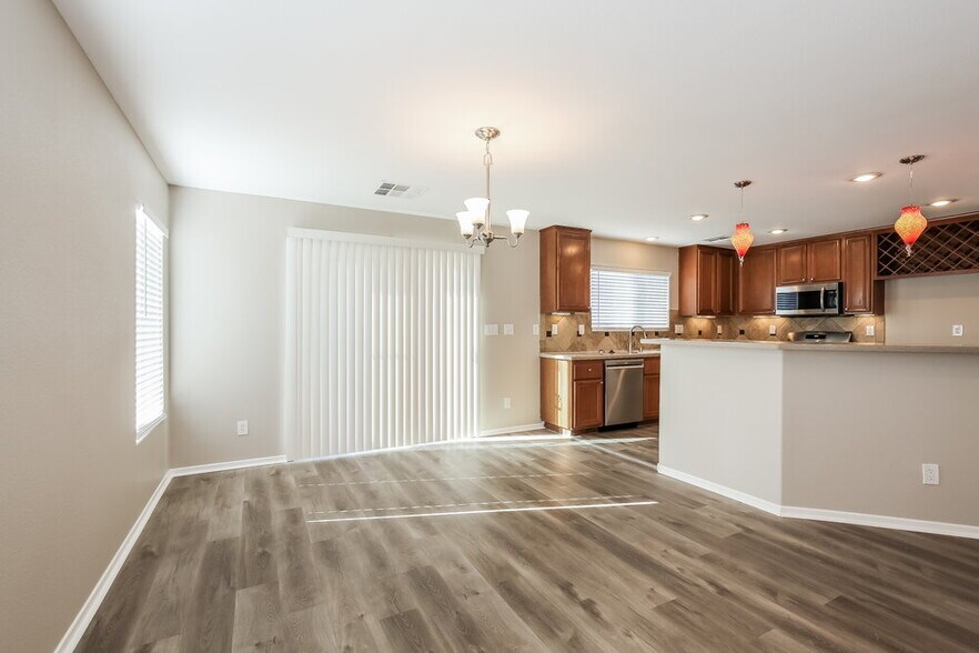 Building Photo - 8709 Dodds Canyon St