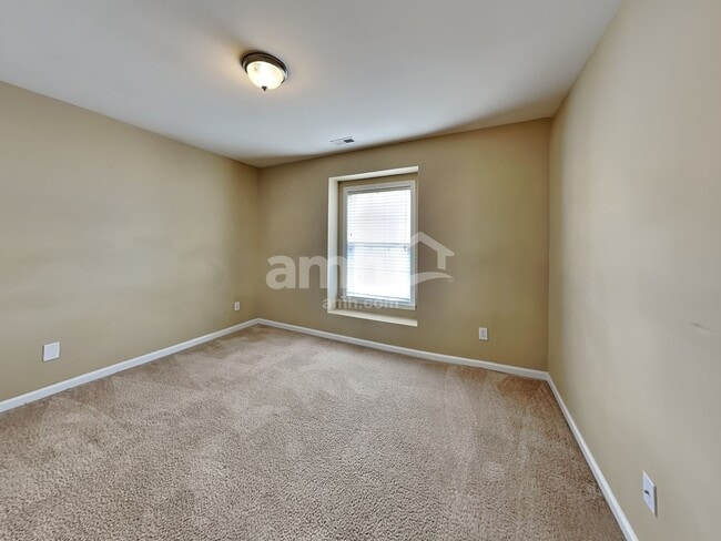 Building Photo - 2845 Roundleaf Ct