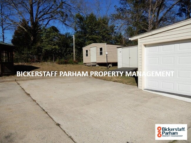 Building Photo - Great Family Home, Located off of Moon Road. Must See!!