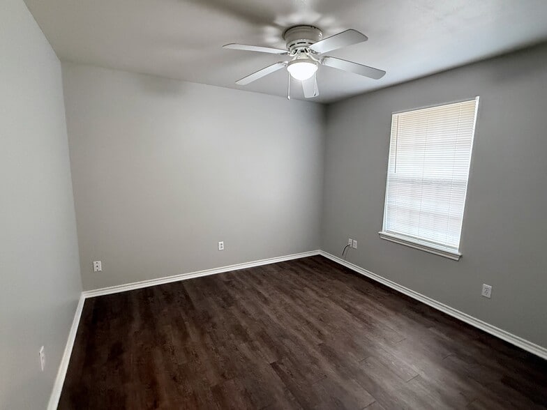 Building Photo - 13865 County Road 194