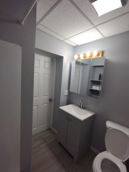 Building Photo - 3159 6th Ave