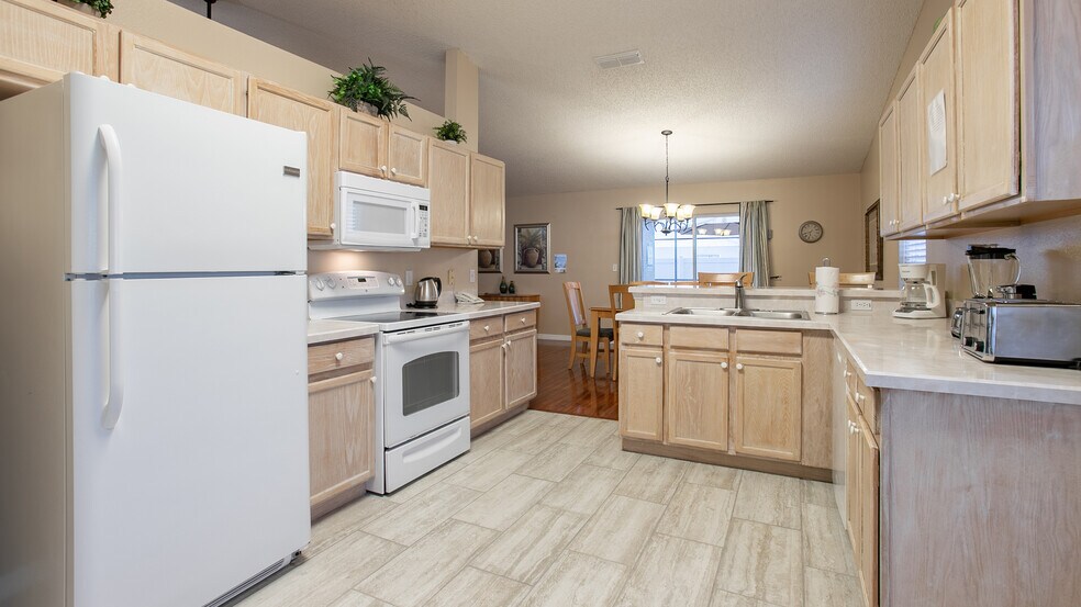 Building Photo - 7802 Laurel Oak Ln