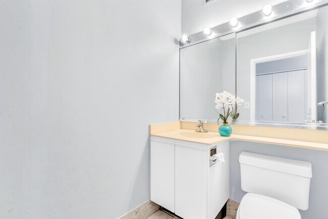 Building Photo - 45 River Dr S