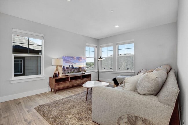 Building Photo - 16625 SW Botany Bay Ln