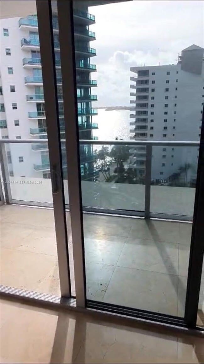 Building Photo - 1300 Brickell Bay Dr