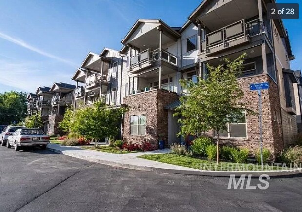 Building Photo - 4212 N Freeride Ln