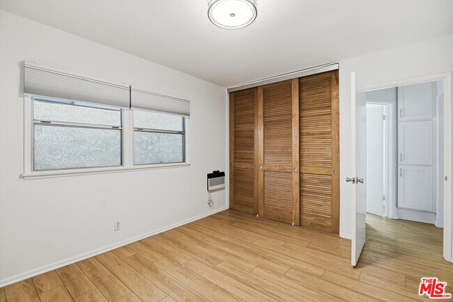 Building Photo - 1944 S Beverly Glen Blvd