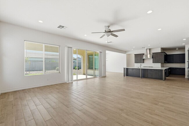 Building Photo - Gated Community Amazing ameneties