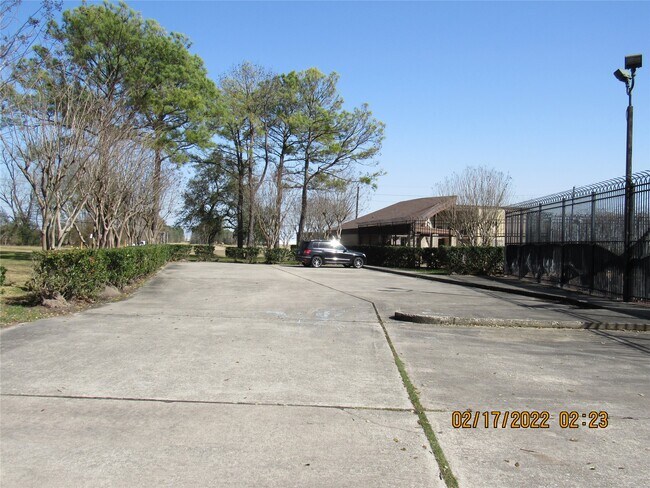 Building Photo - 15543 Weldon Dr