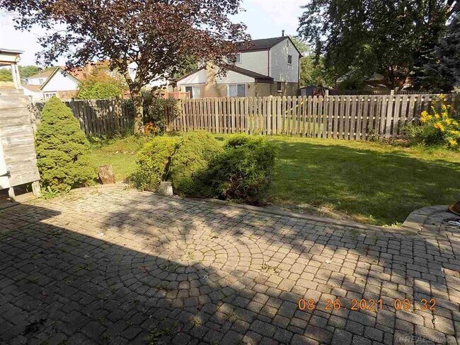 Building Photo - 2127 Hopkins Dr