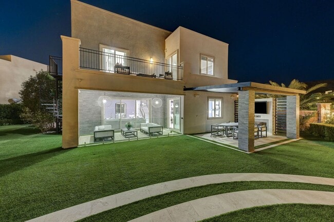 Building Photo - Distinctive Fully Furnished Estate in The Canyons!
