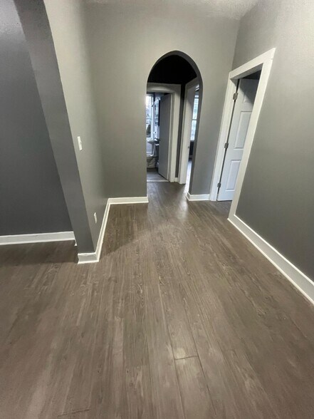 15 Goldsmith Ave 21 - 14 Goldsmith Ave