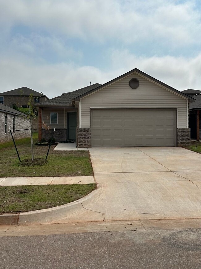 Building Photo - Pre-Leasing Now | Charming 3-Bedroom, 2-Bath Home in Yukon – Available Soon