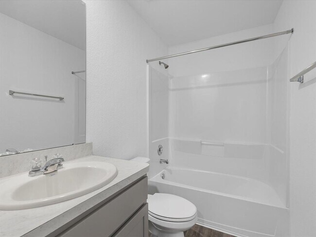 Building Photo - 1202 Silver Fir Ct