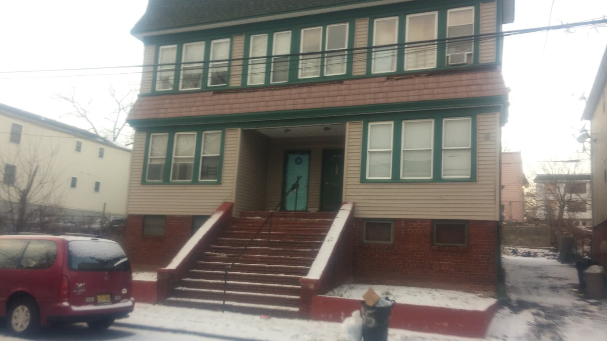 Building Photo - 133 Schuyler Ave
