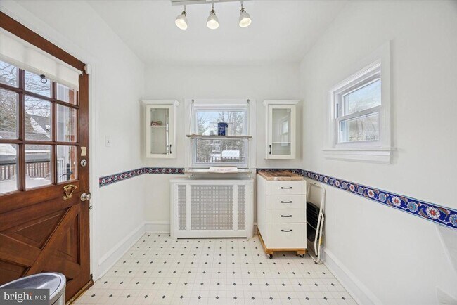 Building Photo - 74 Drexel Ave