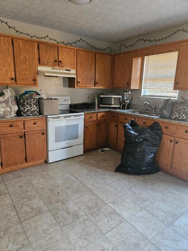 Building Photo - 47 Wheeler Rd