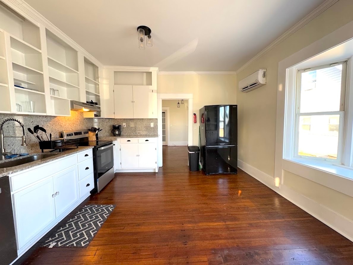 Building Photo - 1233 E Center St