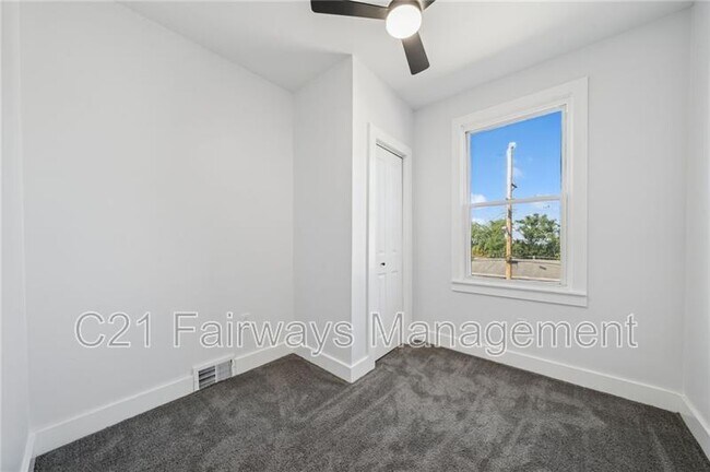 Building Photo - 1231 Denisonview St