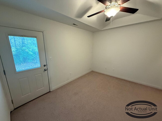 Building Photo - 7437 Noah Ct