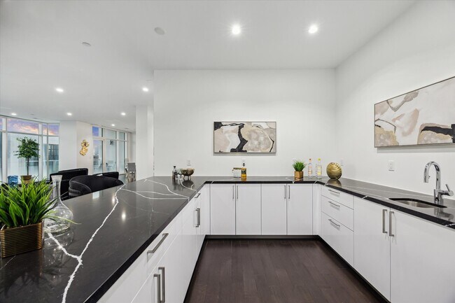 Building Photo - 4521 San Felipe St