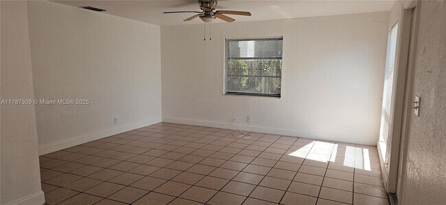 Building Photo - 1408 SW 9th Ave