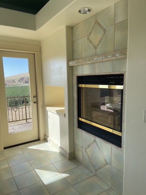 Building Photo - 5840 Rocky Canyon Rd