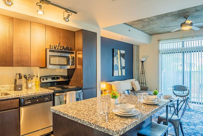 Building Photo - 915 N 4th St