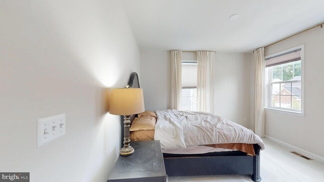 Building Photo - 10909 Meridian Hill Way