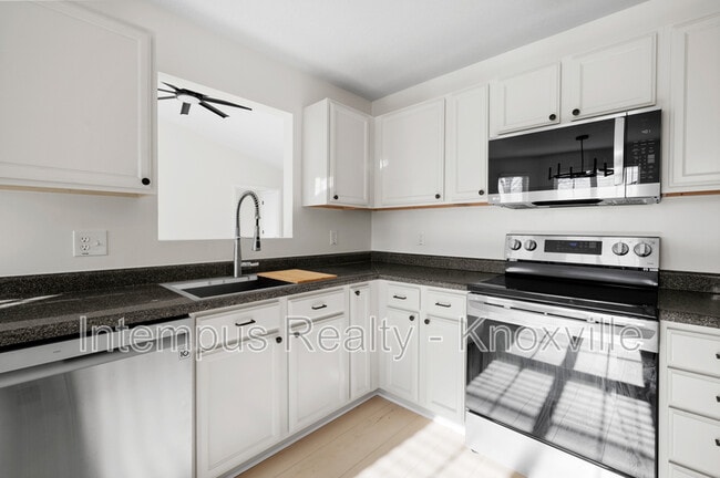 Building Photo - 7411 Cascade Meadows Way