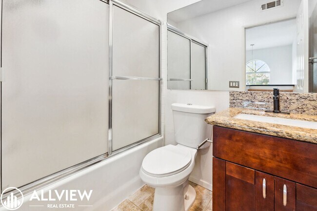 Building Photo - Gorgeous 2 Bed, 2.5 Bath End-Unit Home Available NOW in Aliso Viejo!