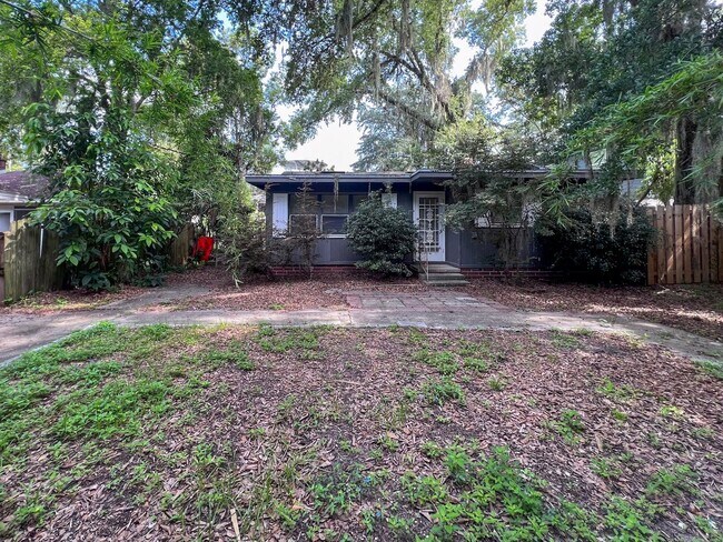 Building Photo - 2/2 House Walking Distance to Campus - Available Fall 2026!