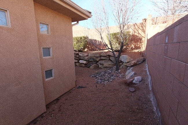 Building Photo - 4 Br, 3 Car Garage - Stone Gate at Seven H...