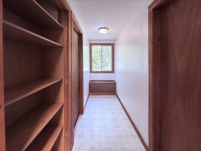 Building Photo - 3817 E Amazon Dr