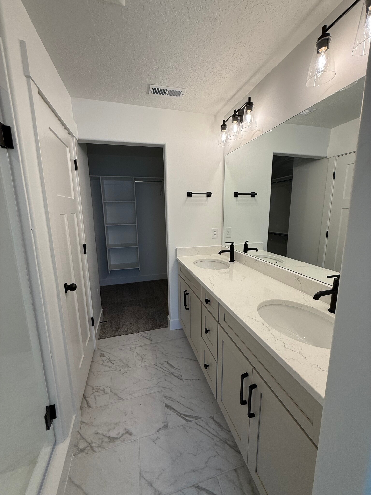 Building Photo - 1033 N Canvasback Dr