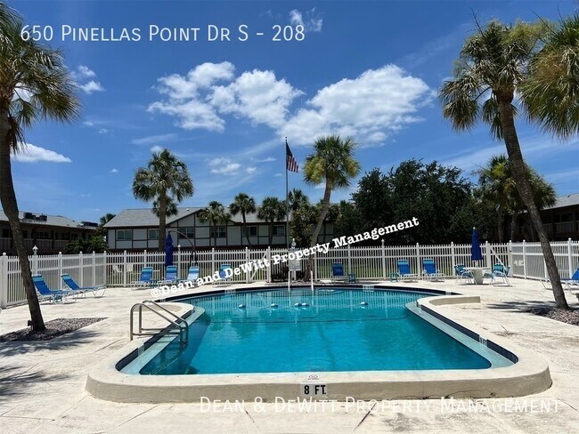 Building Photo - 1 Bed/1 Bath - Unit 208