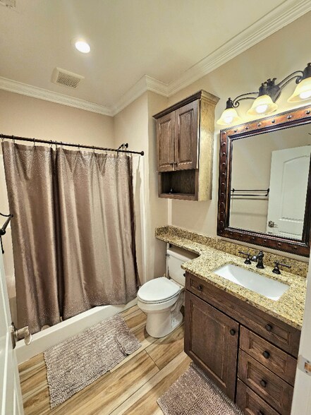 Building Photo - 261 Wrenwood Ct