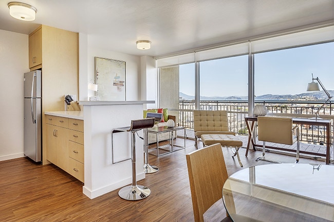 Primary Photo - Crystal Tower Apartments