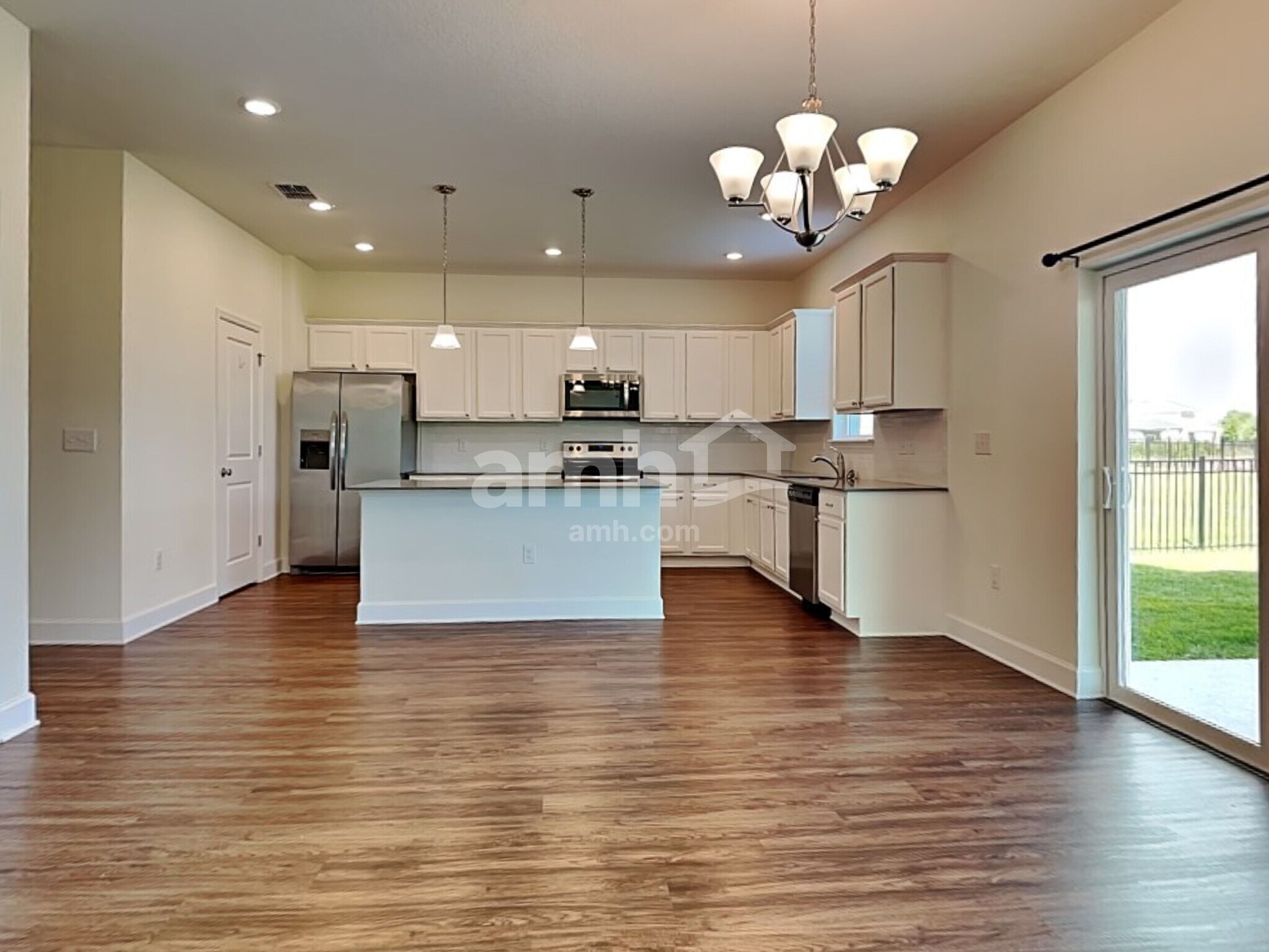 Building Photo - 1011 Island Pond Dr