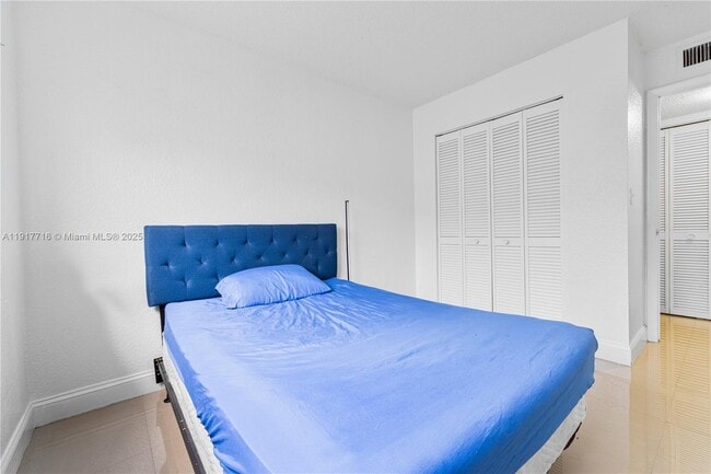 Building Photo - 7419 SW 152nd Ave