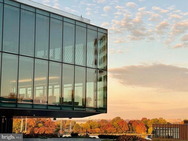 Building Photo - 525 Water St SW