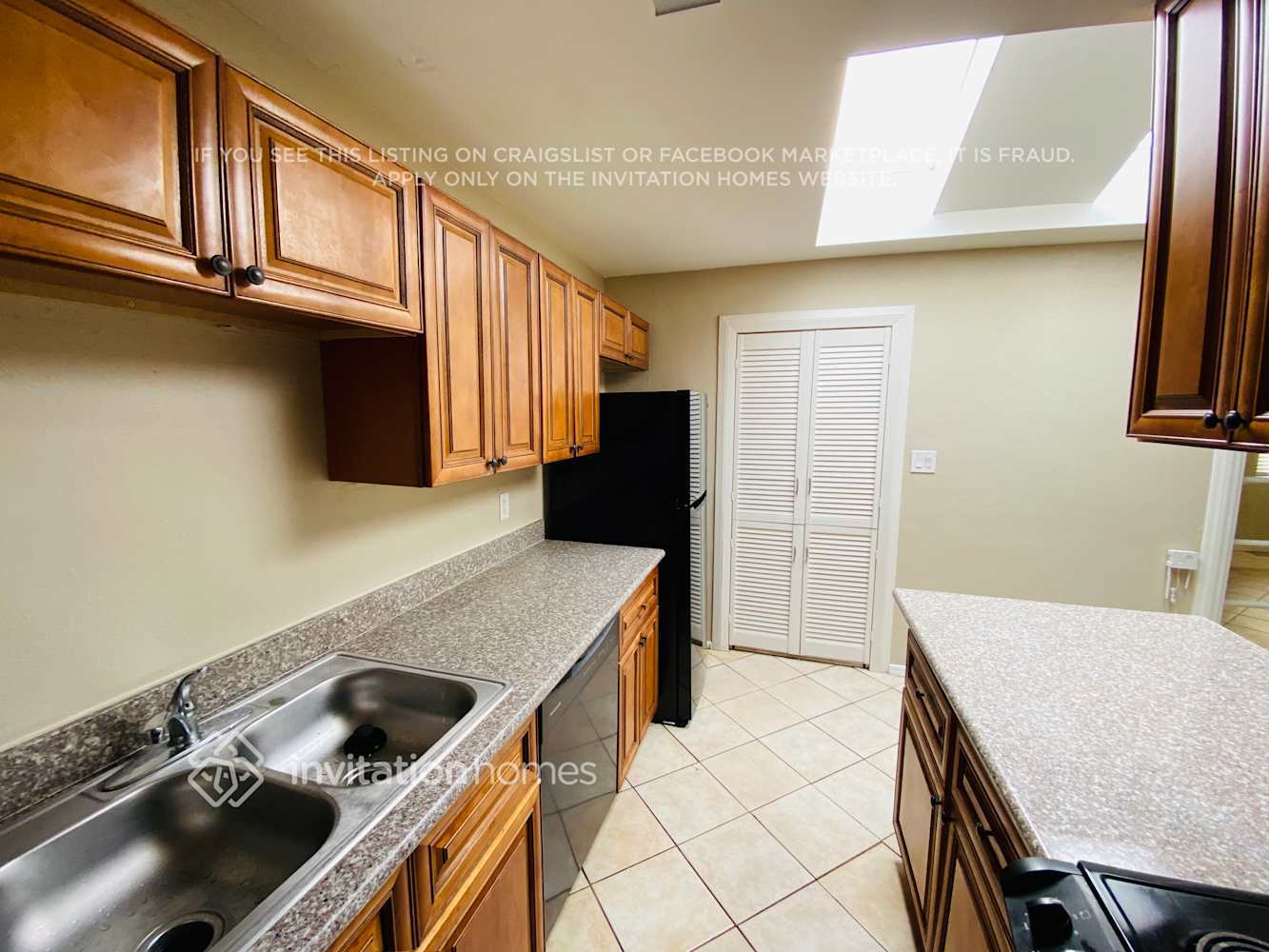 Building Photo - 3735 W Rose Ln