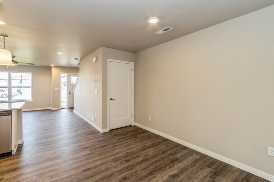 Building Photo - 7011 Harlan Eddy Dr SW