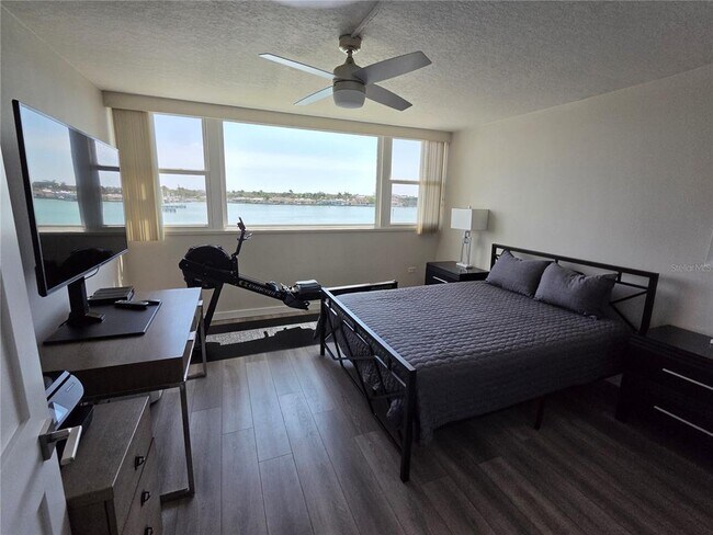 Building Photo - 500 Treasure Island Causeway