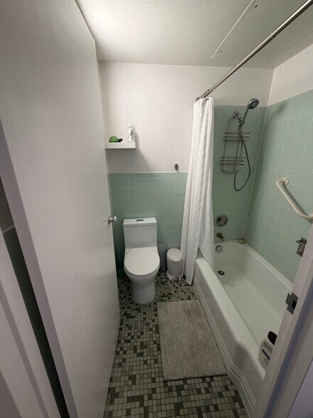 Building Photo - 1331 Park Ave SW